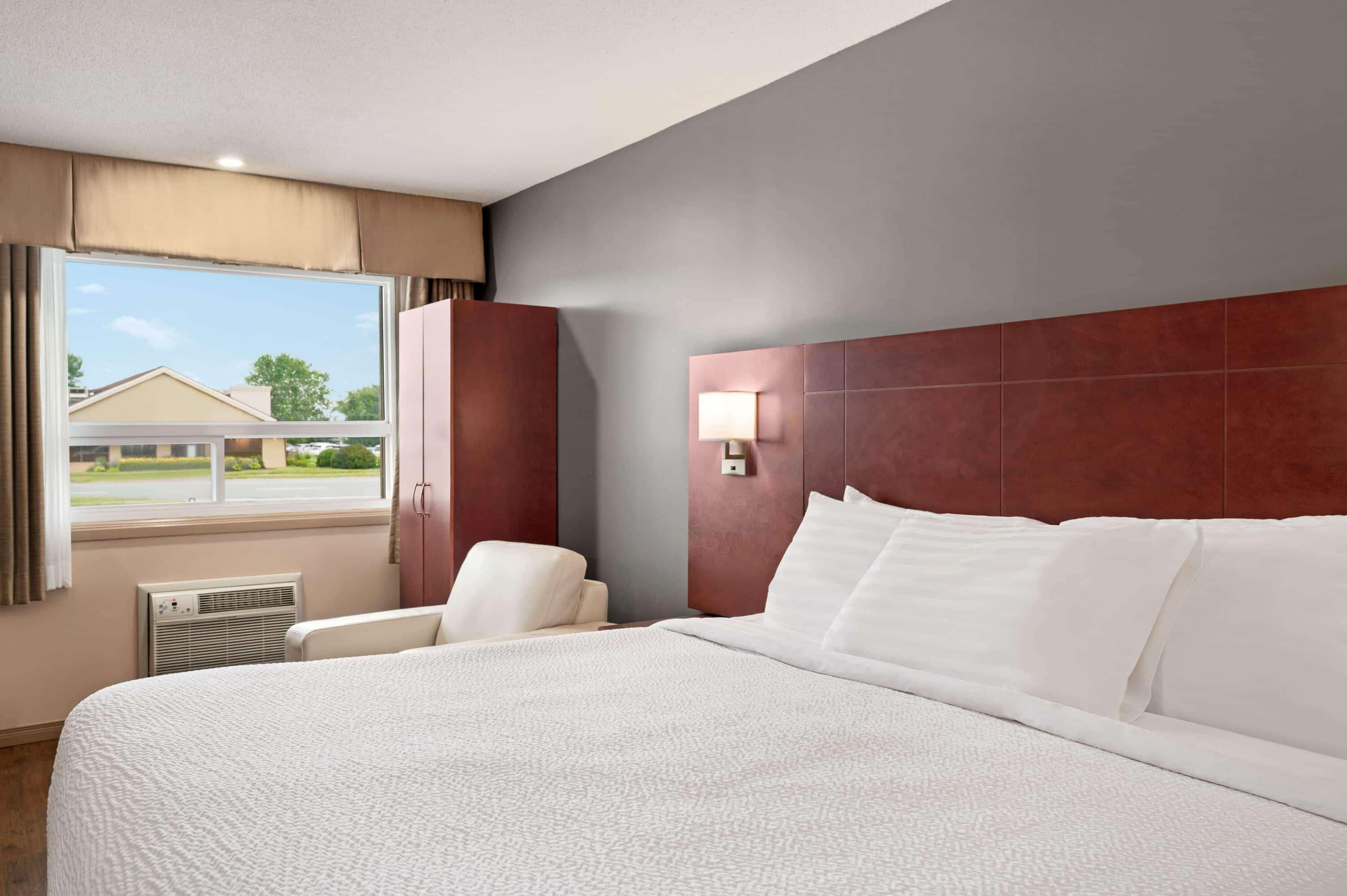 Days Inn By Wyndham Fredericton Exteriör bild