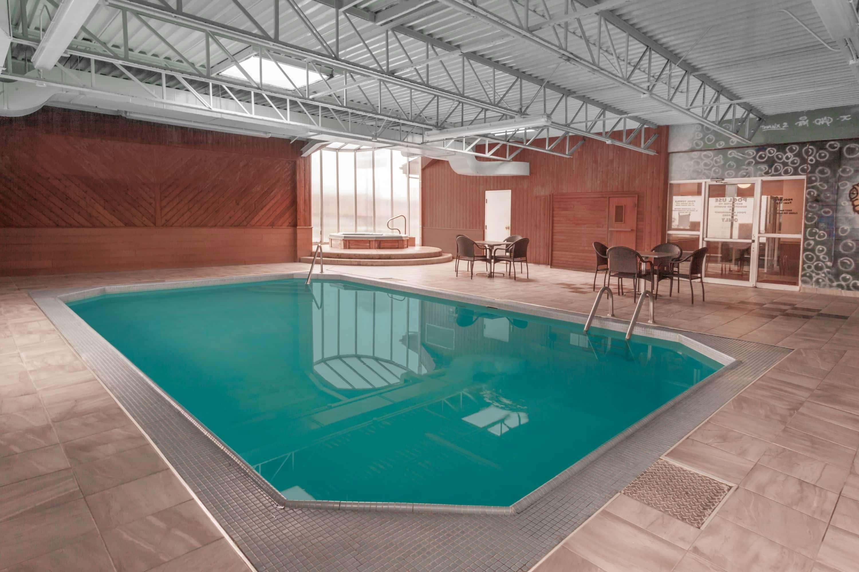 Days Inn By Wyndham Fredericton Exteriör bild