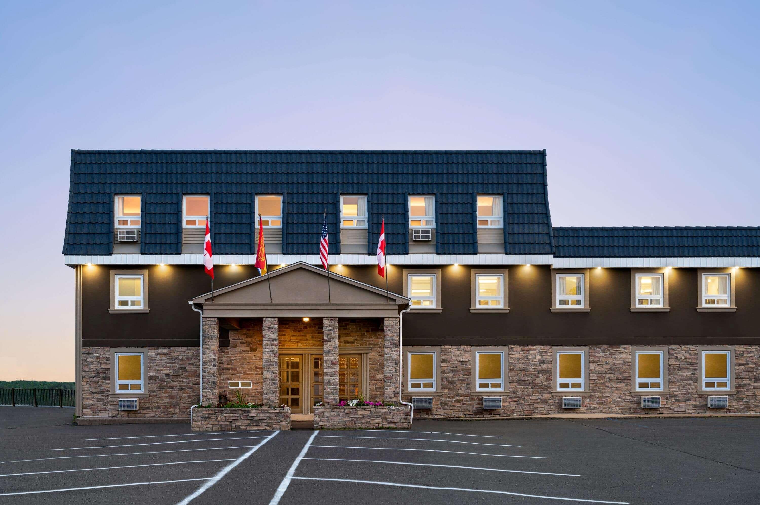 Days Inn By Wyndham Fredericton Exteriör bild